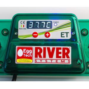 COUVEUSE DIGITALE AUTOMATIQUE 24 OEUFS